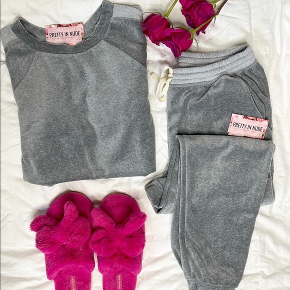 2003 Velour Set - Picture 3 of 3